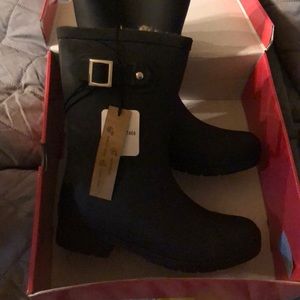 Fur lined rain boots